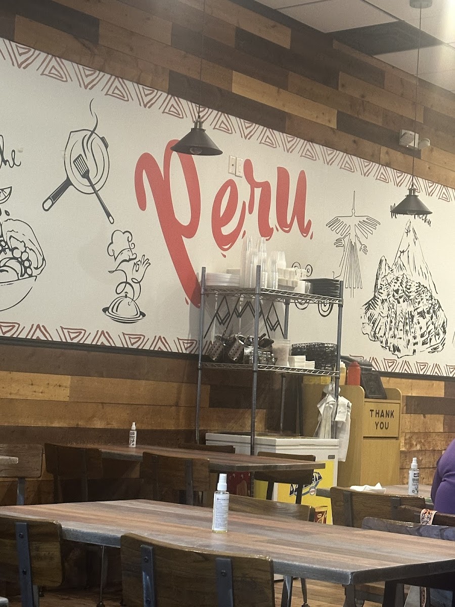 Se Salio El Pollo 2 Peruvian Restaurant